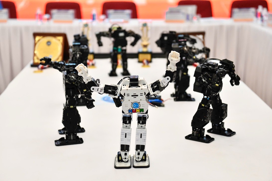Dòng robot giáo dục này được thiết kế như một công cụ trực quan nhằm hỗ trợ trẻ em học các ngôn ngữ lập trình cơ bản