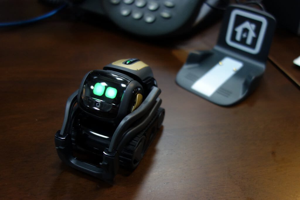 Cách chọn robot để bàn AI phù hợp
