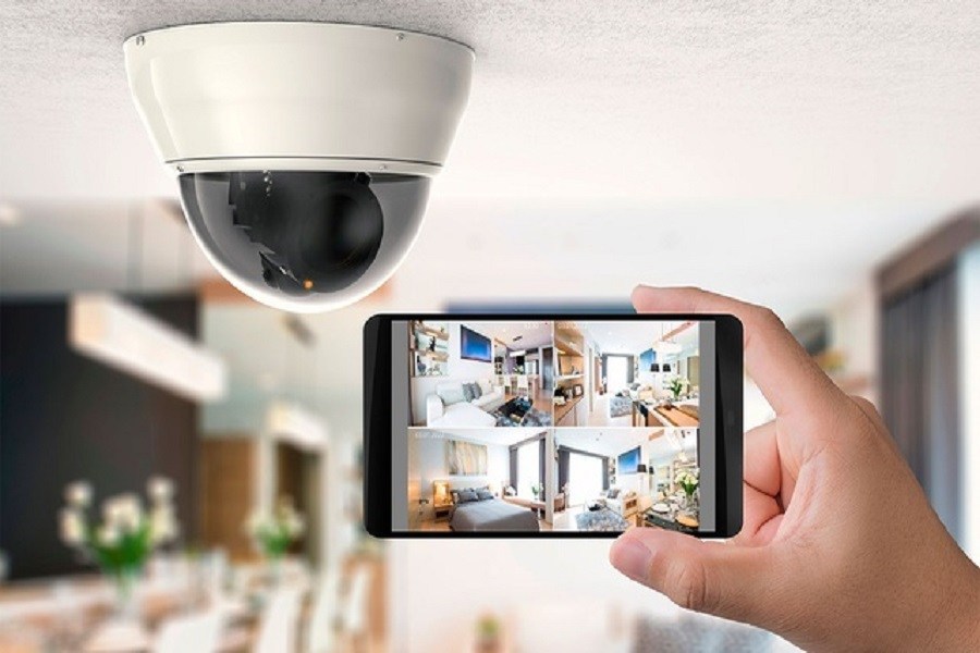 Camera an ninh thông minh giúp người dùng dễ dàng theo dõi và giám sát ngôi nhà, văn phòng hoặc cửa hàng từ bất kỳ đâu thông qua điện thoại, máy tính