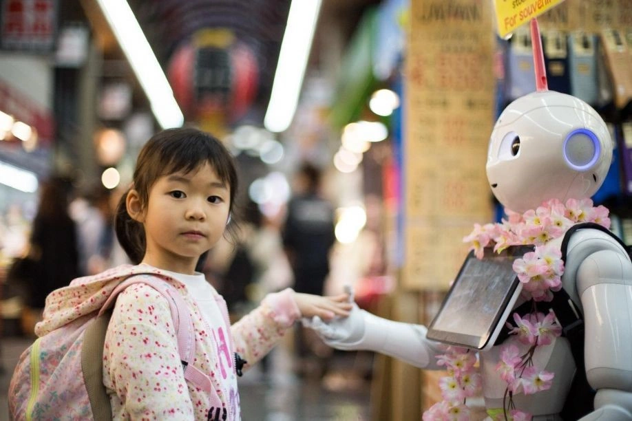 Robot trông trẻ được tích hợp nhiều tính năng hỗ trợ giám sát an toàn