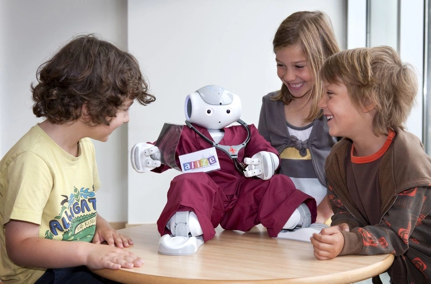 Để robot trông trẻ phát huy hiệu quả tốt nhất trong quá trình chăm sóc và hỗ trợ trẻ nhỏ, phụ huynh cần sử dụng đúng cách và kiểm soát hợp lý
