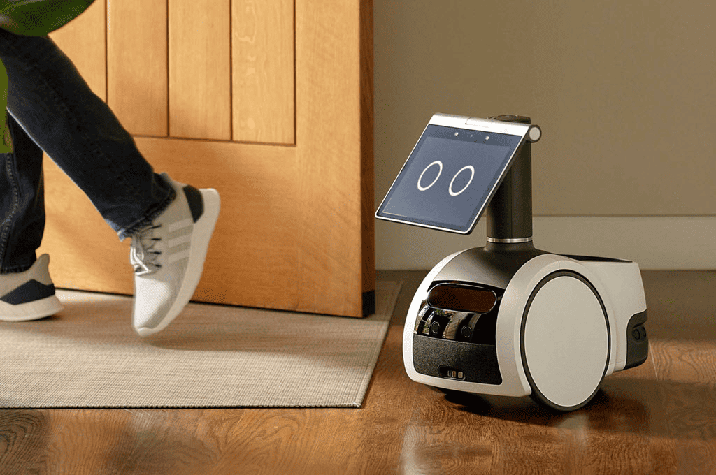 robot gia đình được phát triển với nhiều chức năng khác nhau nhằm đáp ứng nhu cầu đa dạng của người dùng