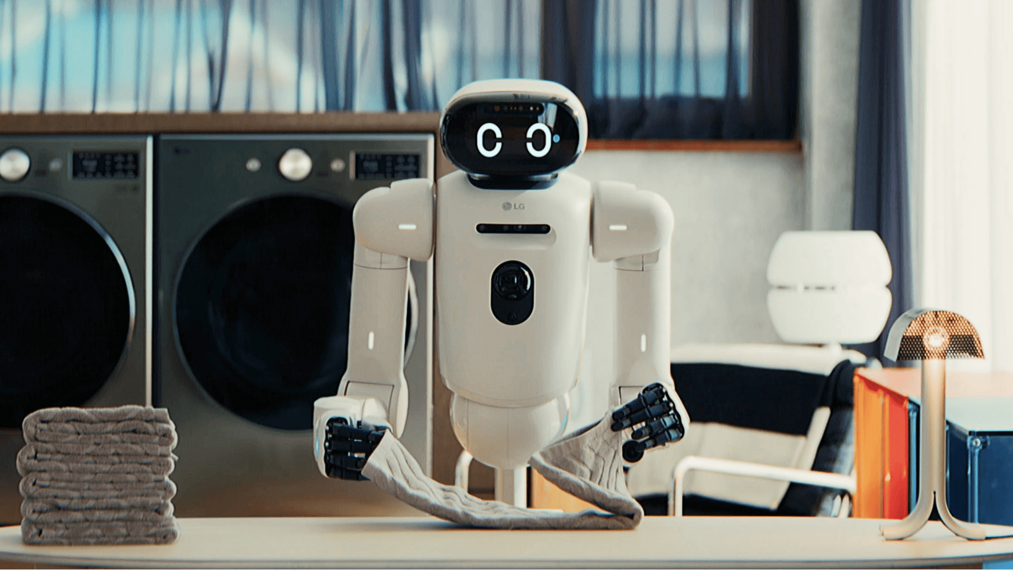 Nhờ sự phát triển của trí tuệ nhân tạo AI, robot gia đình ngày càng trở nên thông minh hơn.