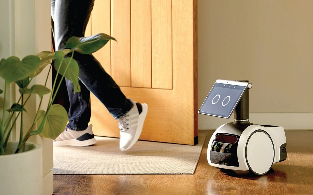 robot quản gia còn giúp theo dõi và quản lý môi trường sống hiệu quả hơn