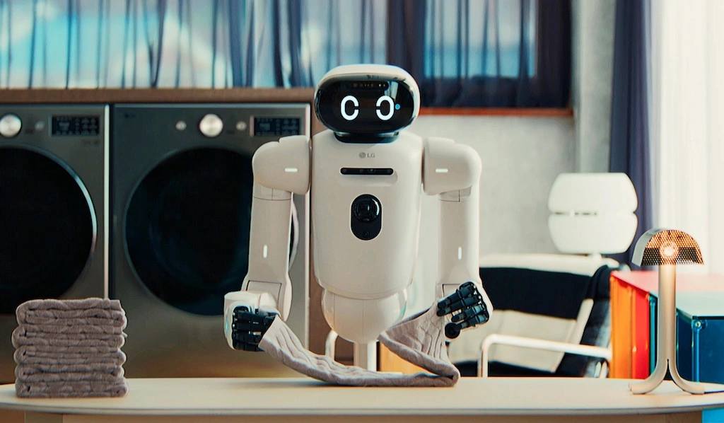 Robot quản gia được sử dụng phổ biến trong gia đình để hỗ trợ sinh hoạt hằng ngày.