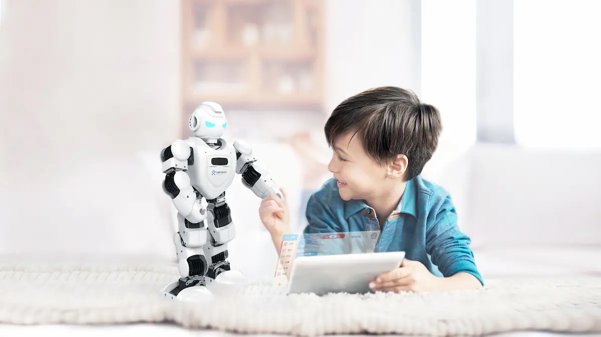 Robot giáo dục (Educational Robot) là loại robot được thiết kế đặc biệt cho mục đích giảng dạy và học tập