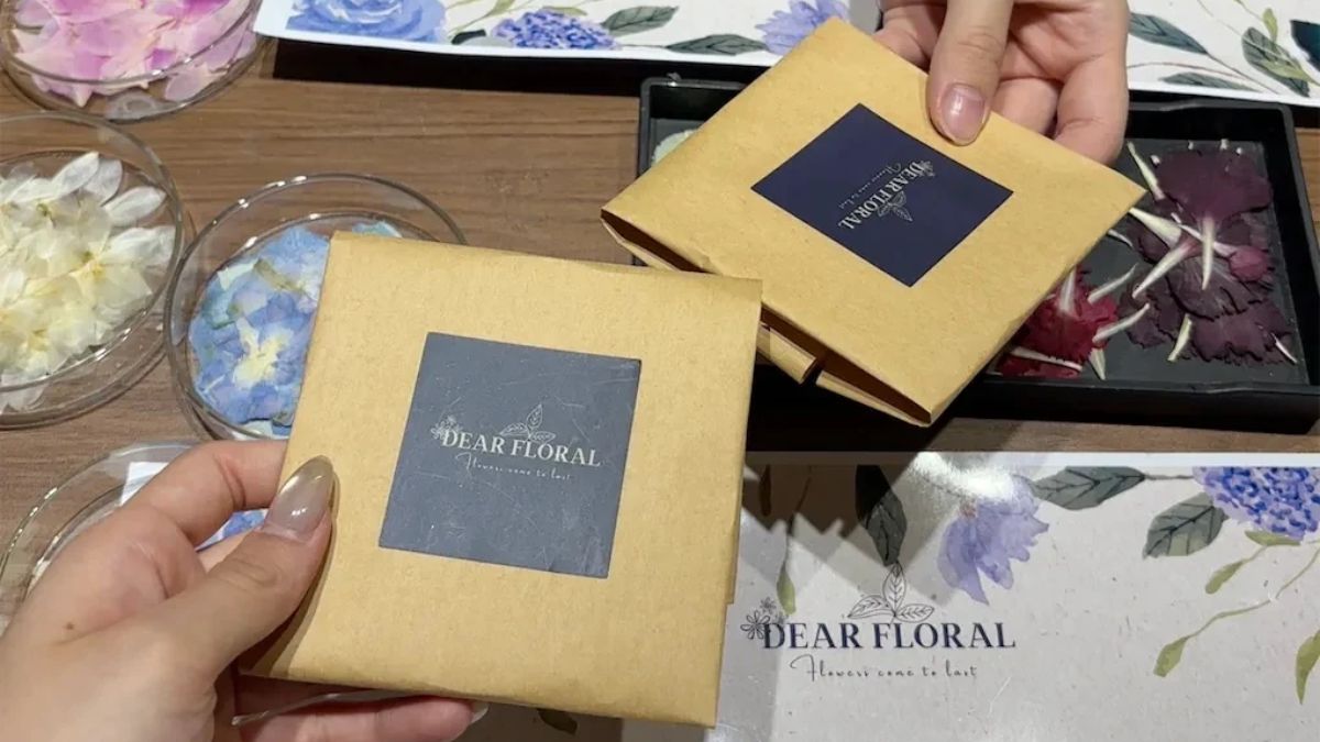 Dear Floral Lab nổi bật là workshop chuyên về hoa ép khô và decor thủ công tại Hà Nội