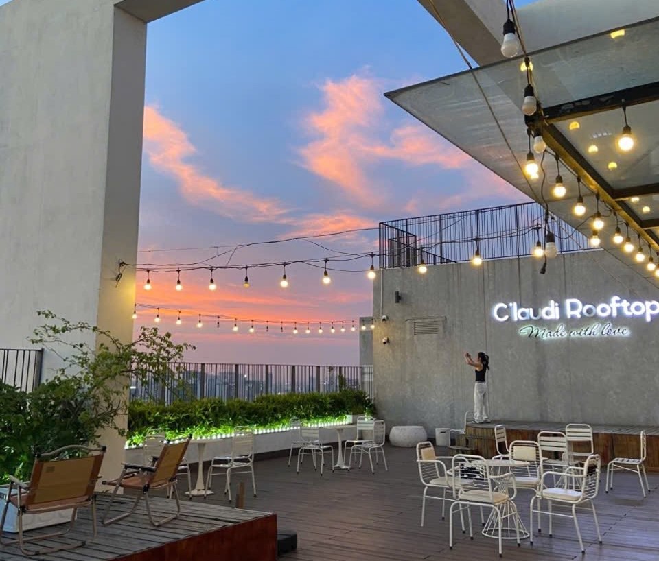 Top 5+ quán cafe rooftop Cầu Giấy view đẹp cực chill, check-in không góc chết