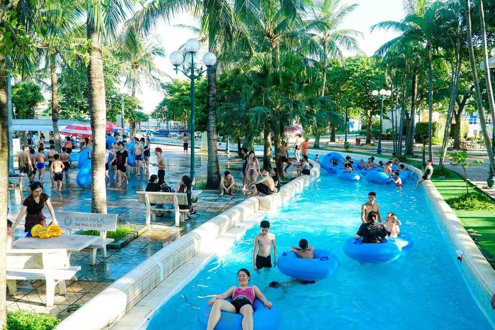 Nếu muốn tạm rời xa sự sôi động của các trò chơi dưới nước, sông lười sẽ là lựa chọn hoàn hảo. 
