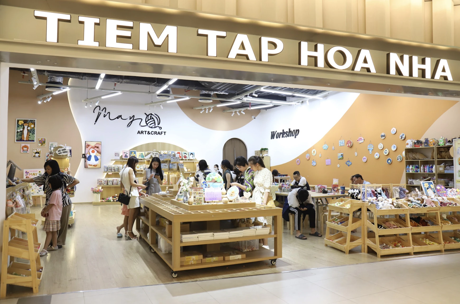 workshop handmade tại Nhà May mang đến một trải nghiệm vừa sáng tạo vừa gần gũi