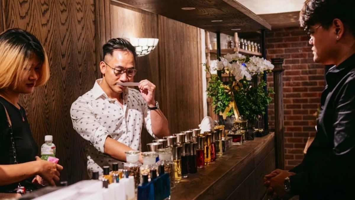 ViinRiic Niche Perfume Gallery Hanoi nổi bậtnhờ không gian gallery decor sang trọng mà vẫn cực kỳ thư giãn