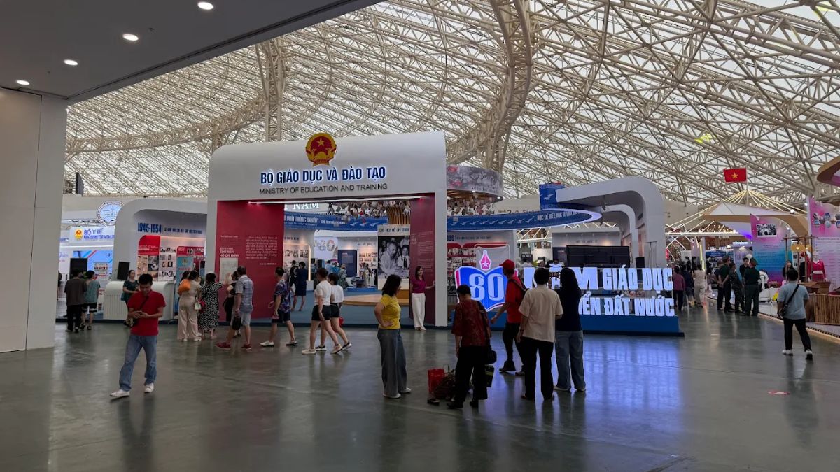 Vietnam Exposition Center là địa điểm tổ chức nhiều triển lãm quy mô lớn tại Hà Nội, từ nghệ thuật, công nghệ cho đến thiết kế sáng tạo