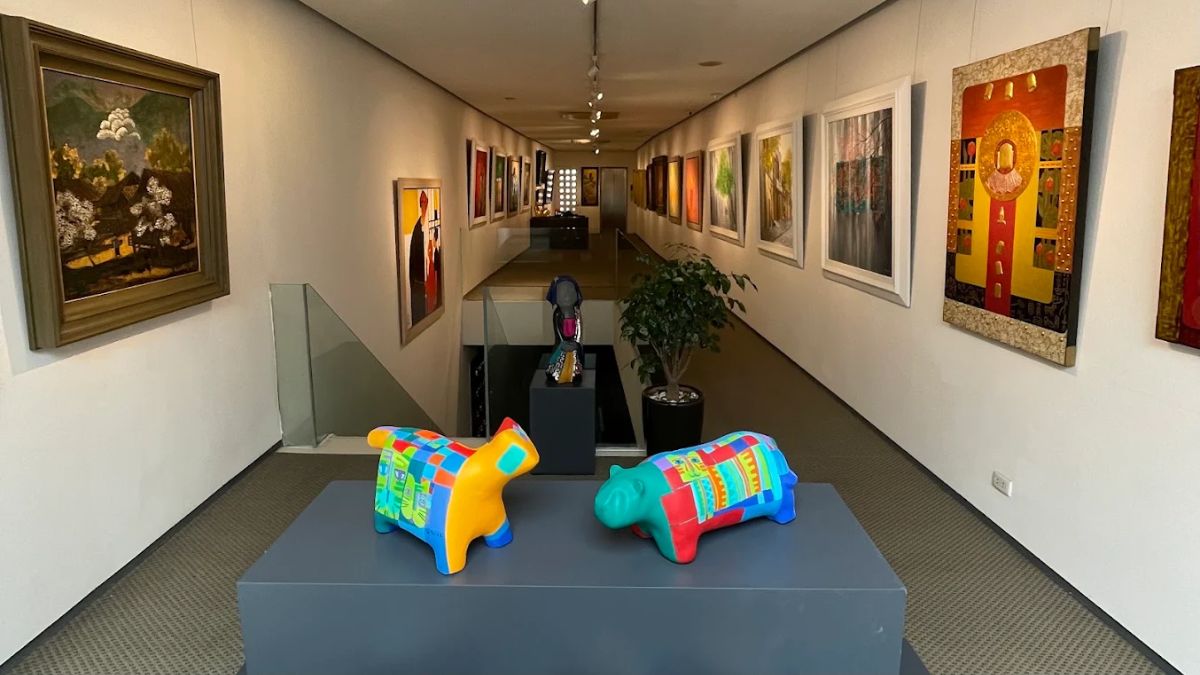 Green Palm Gallery là không gian nghệ thuật nổi tiếng tại khu phố cổ Hà Nội với nhiều triển lãm hội họa mang phong cách hiện đại và tinh tế