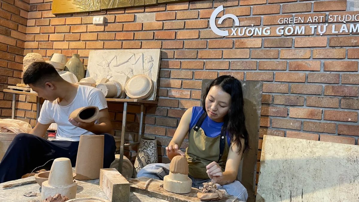 Green Art Studio là một trung tâm nghệ thuật được nhiều bạn trẻ và gia đình yêu thích với sự đa dạng cùng nhiều workshop thủ công thú vị.