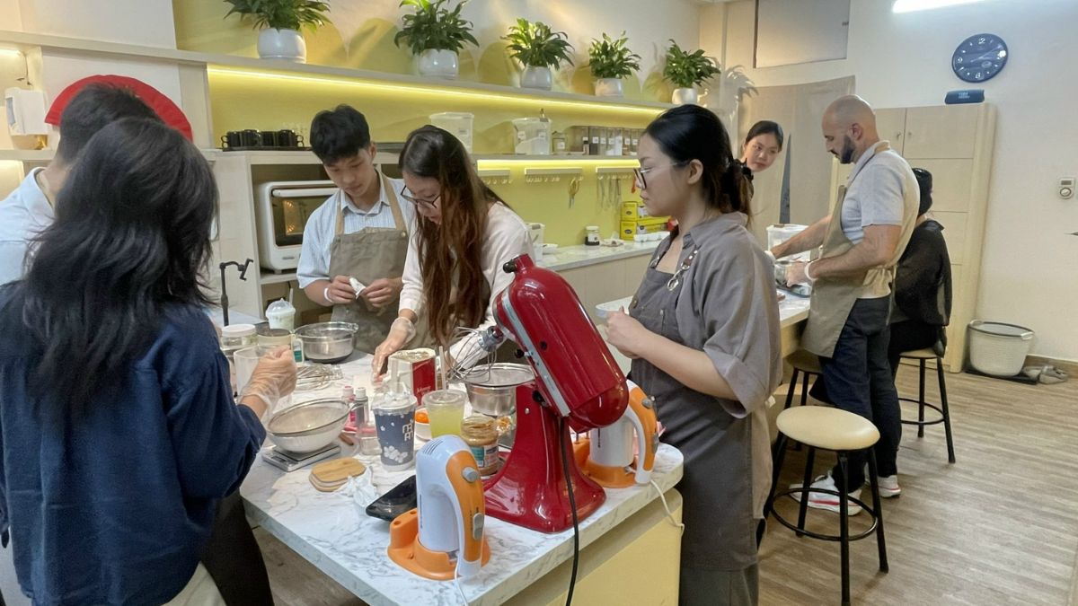 Sucrée Bakehouse là workshop làm bánh nổi tiếng với các dòng bánh cao cấp