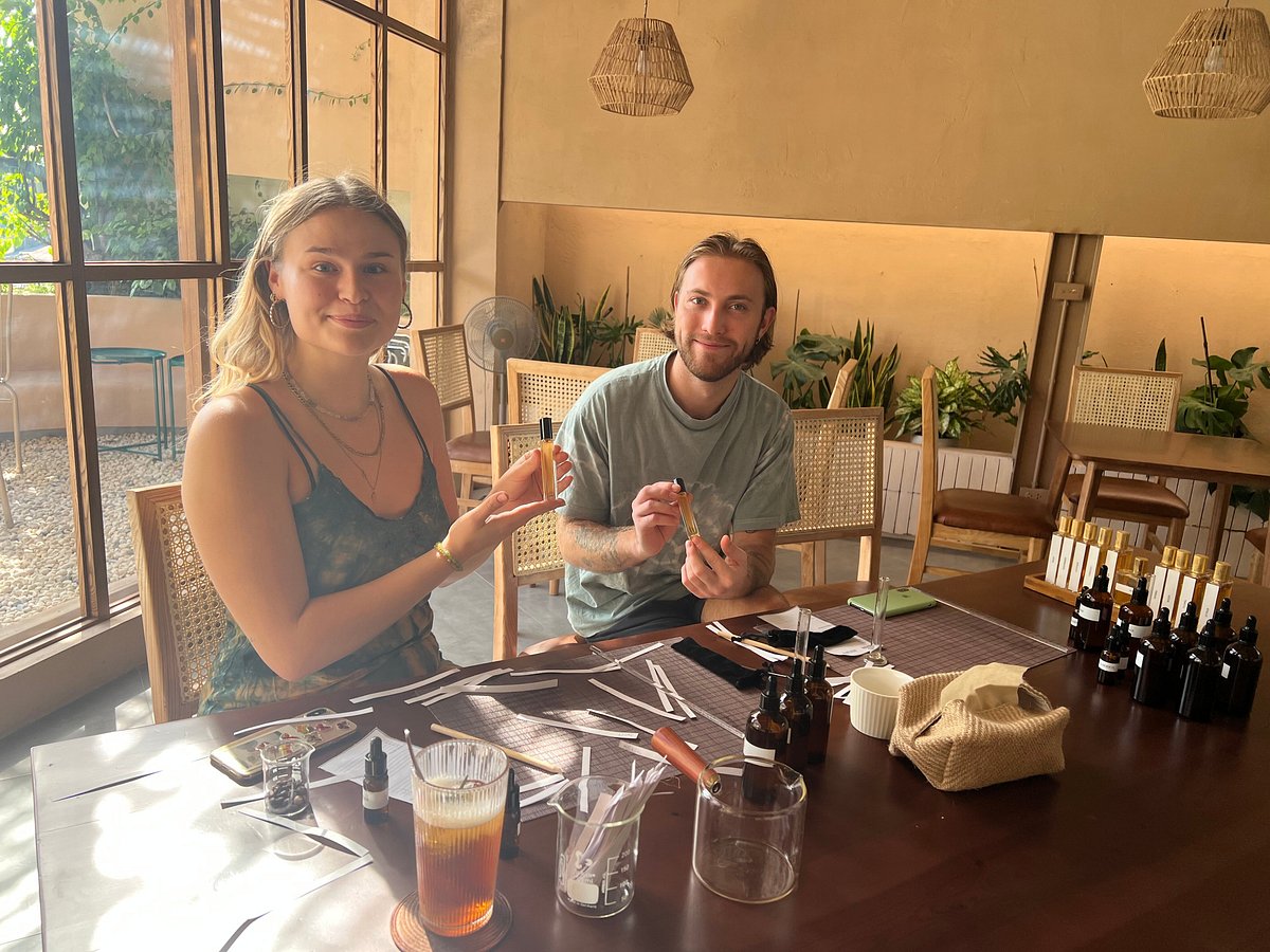 Terra Café & Workshops là mô hình kết hợp giữa quán cà phê và không gian sáng tạo được nhiều bạn trẻ yêu thích trong những năm gần đây