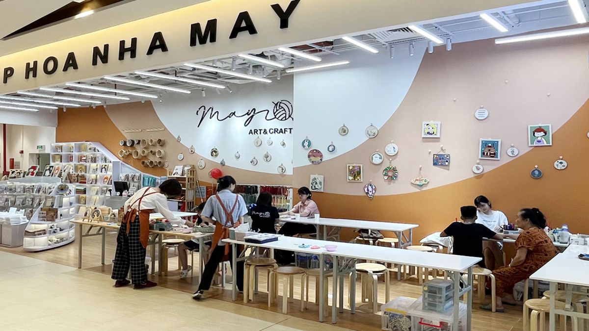 M.A.Y Art & Craft Việt Nam thu hút các tín đồ handmade nhờ trải nghiệm tự tay thiết kế và trang trí ốp điện thoại theo phong cách riêng