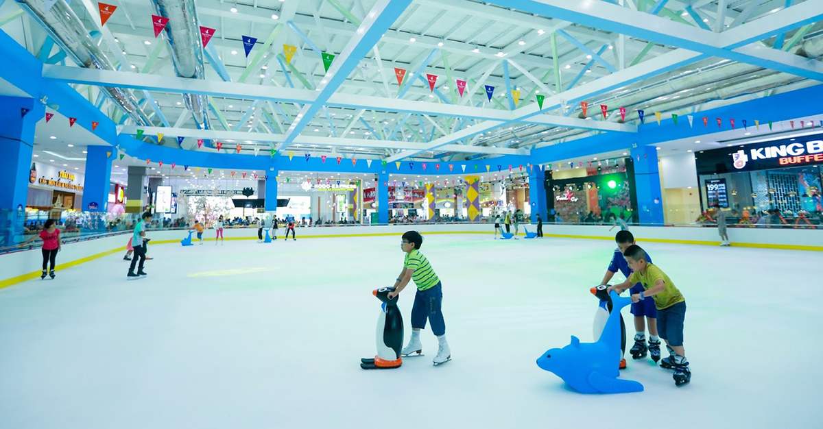 Royal City là một trong những tổ hợp giải trí sôi động bậc nhất Hà Nội, nơi bạn có thể dễ dàng dành cả buổi chiều hoặc cả ngày mà không lo thiếu hoạt động