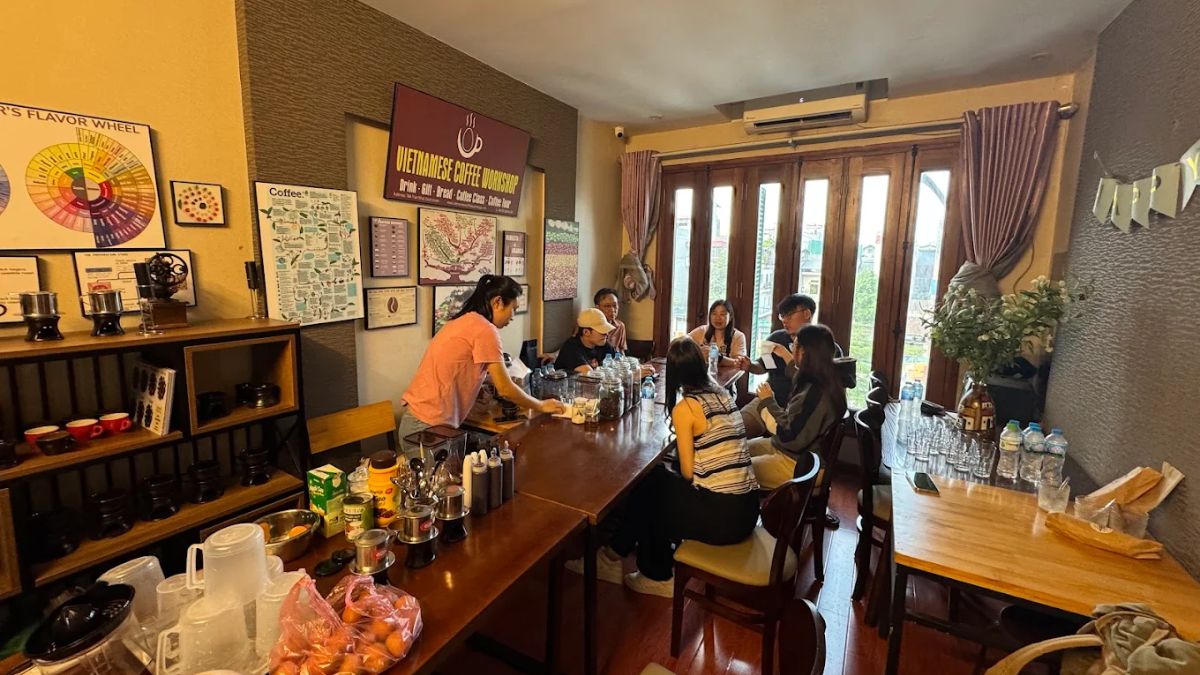 Vietnamese Coffee Workshop là workshop cafe được nhiều du khách và bạn trẻ yêu thích nhờ trải nghiệm pha chế cà phê mang đậm nét văn hóa Việt Nam