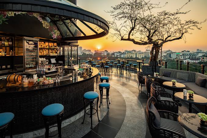 Terraço Sky Bar là điểm hẹn lý tưởng cho những buổi tối cần một chút chỉn chu giữa lòng phố cổ Hà Nội