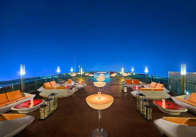 Top of Hanoi với vị trí nằm tít trên tầng cao của Lotte Hotel Hanoi