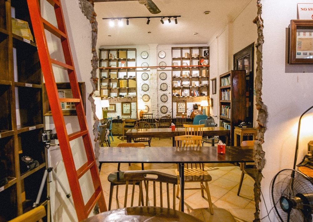 Tiny Post Coffee là một trong những quán cà phê học bài được nhiều sinh viên khu vực Cầu Giấy lựa chọn nhờ không gian yên tĩnh