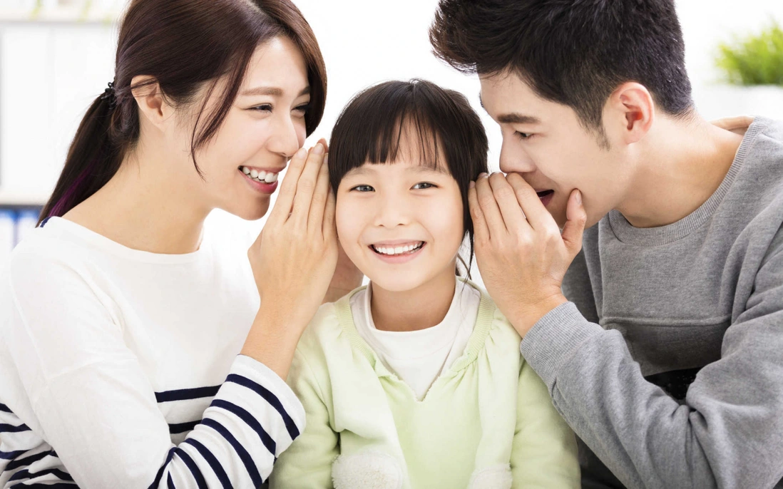Trò chuyện với trẻ trong các sinh hoạt hằng ngày