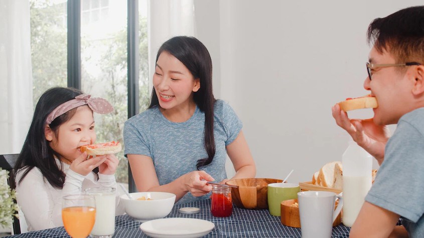 Đặt câu hỏi mở để trẻ nói nhiều hơn