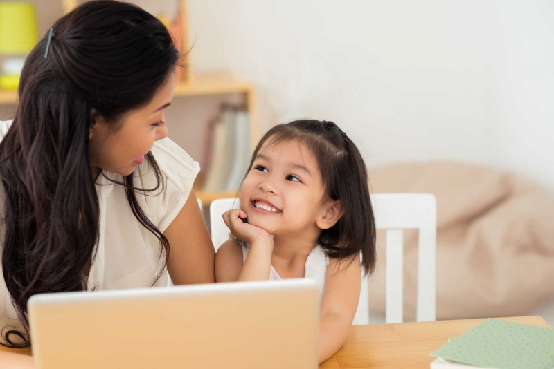 cha mẹ nên khuyến khích con nói rõ điều mình chưa hiểu.