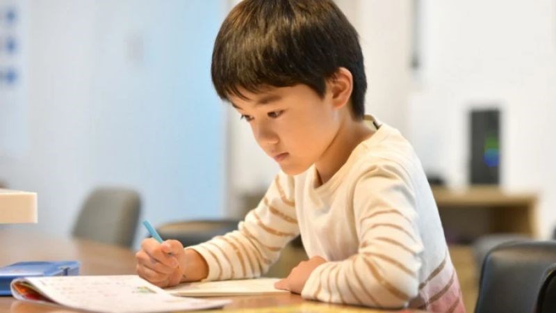Những sai lầm phụ huynh nên tránh khi con học kém tập trung