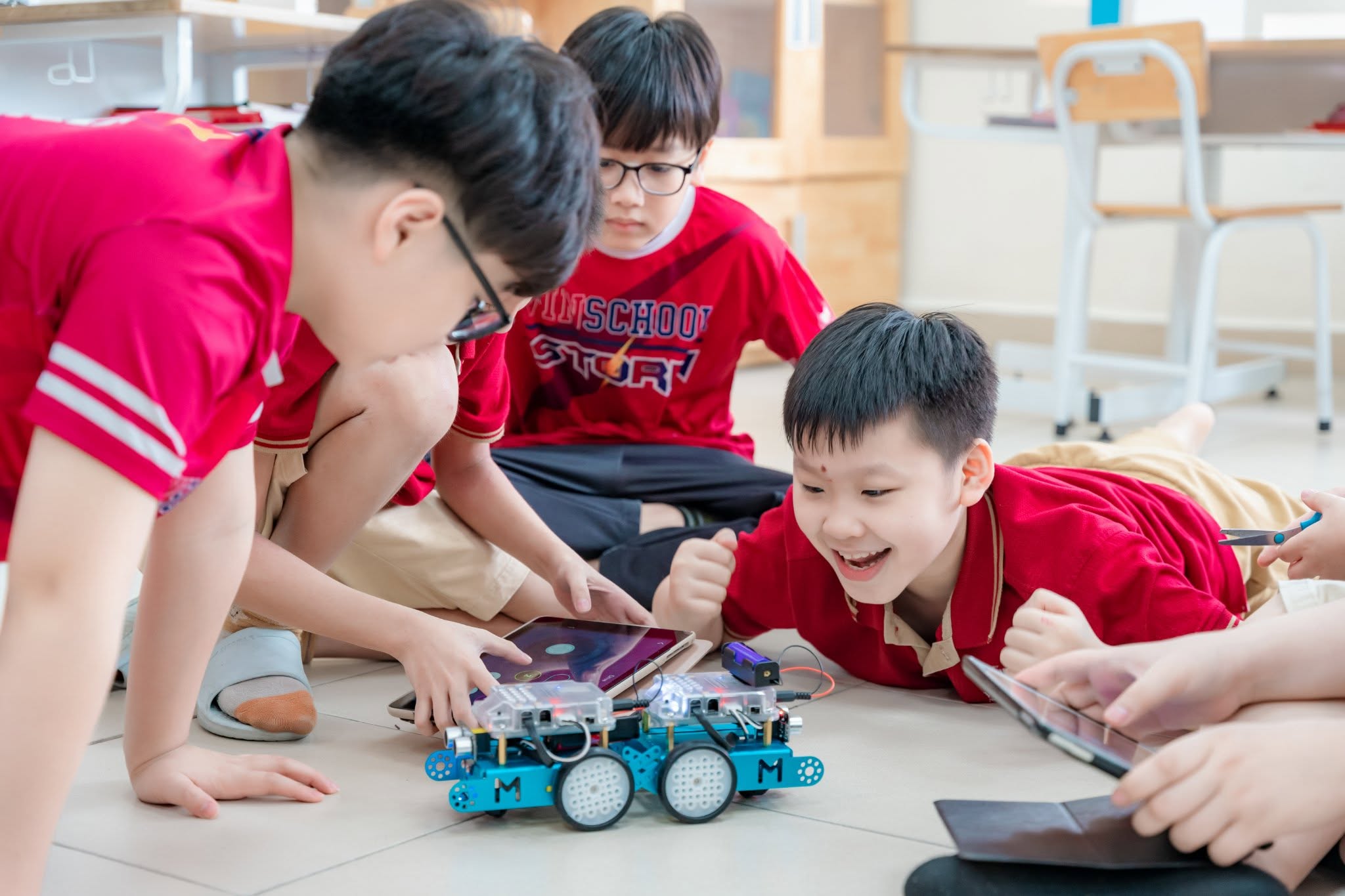 Robot giáo dục và các bộ lập trình giúp trẻ làm quen với tư duy thuật toán
