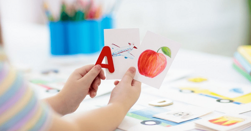 Flashcards là công cụ học tập đơn giản nhưng luôn mang lại hiệu quả cao đối với trẻ nhỏ nhờ hình ảnh trực quan và cách sử dụng linh hoạt. 