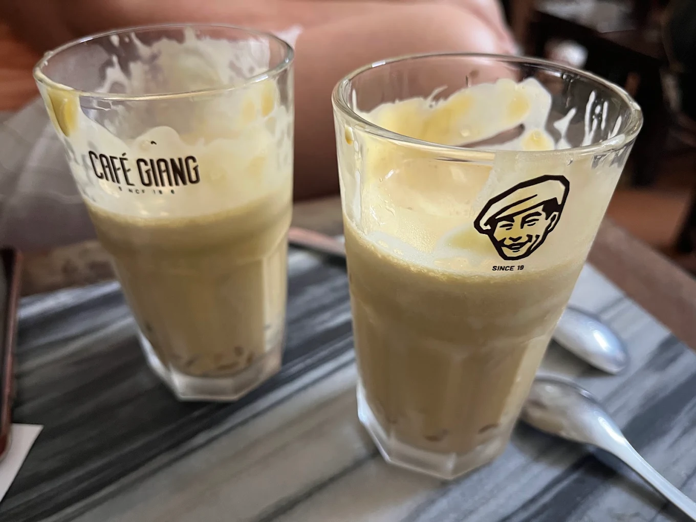 Thưởng thức một ly cà phê trứng béo ngậy, thơm nồng trong không gian phảng phất nét trầm mặc giữa lòng phố cổ là trải nghiệm văn hóa không thể bỏ lỡ. 