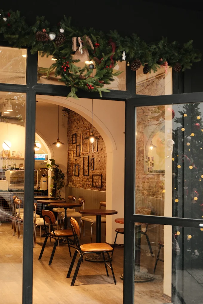Manoir Café là một "dinh thự Châu Âu thu nhỏ"